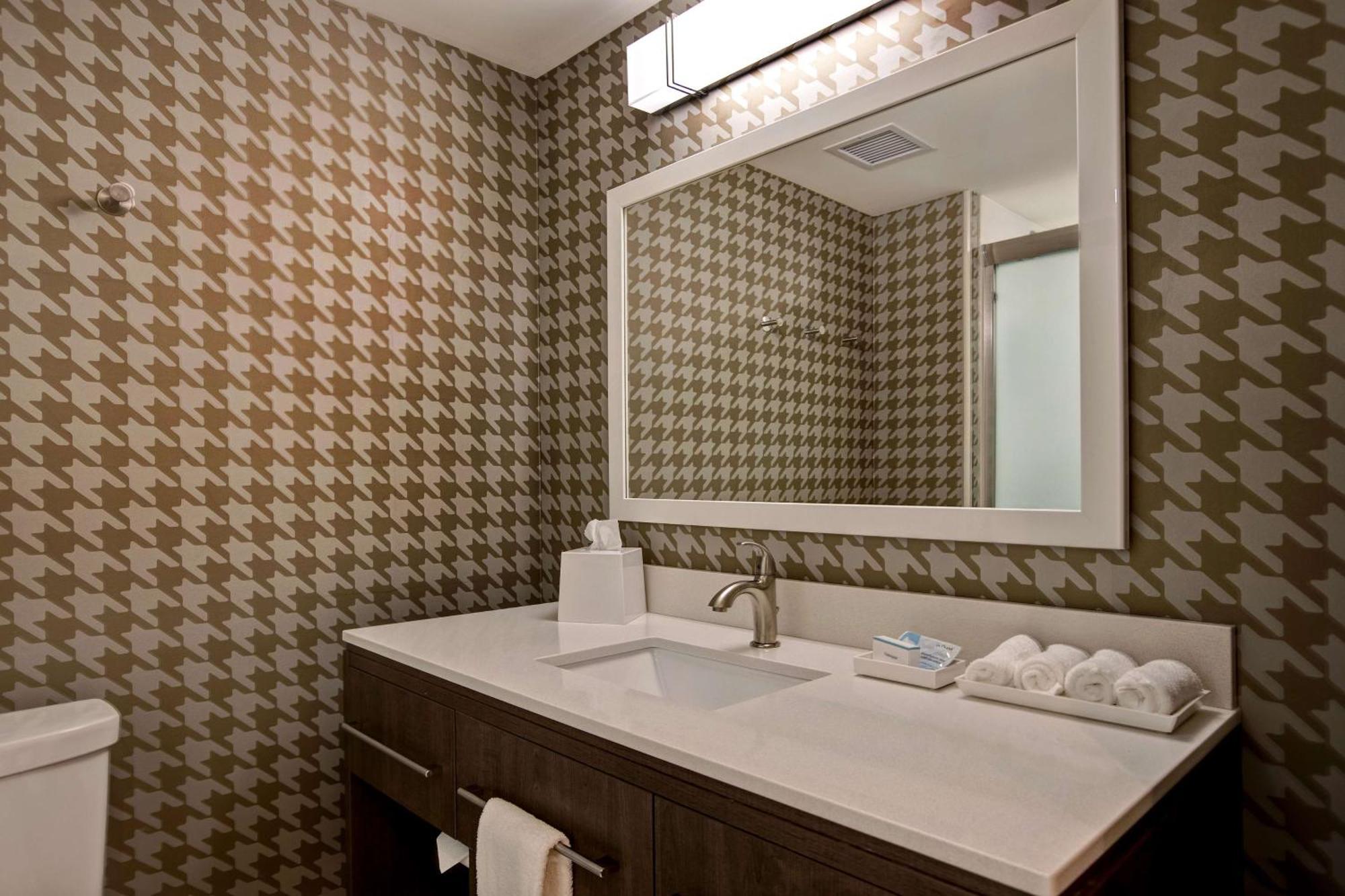 Home2 By Hilton Hamburg Hotel 3*